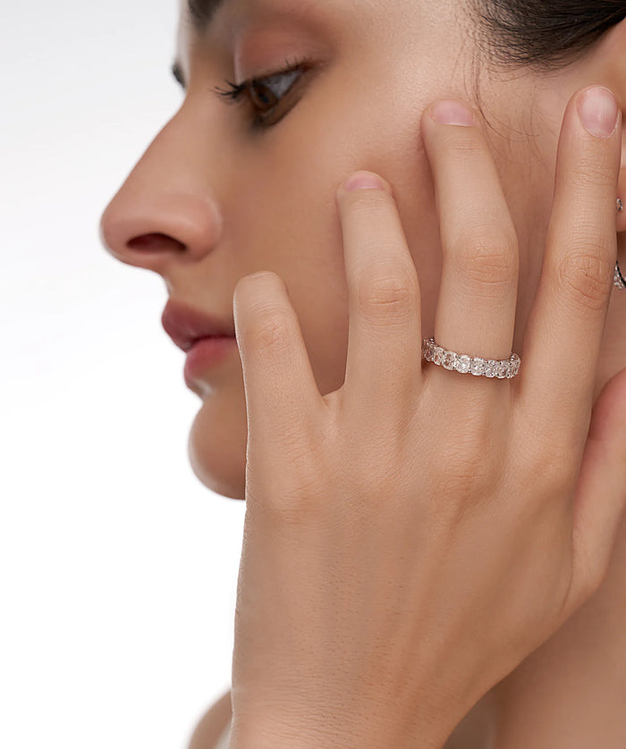 Shared Prong Oval Half Eternity Band